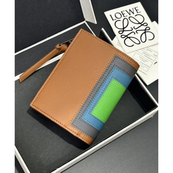 2025FW Bifold Wallet LOEWE A must-see new item for fans that is perfect for the fall/winter season