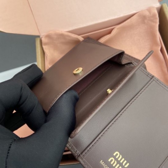 2025SS Continuing brand MIU MIU Miu Trifold Wallet 2025SS Continuing brand MIU MIU Miu Trifold Wallet