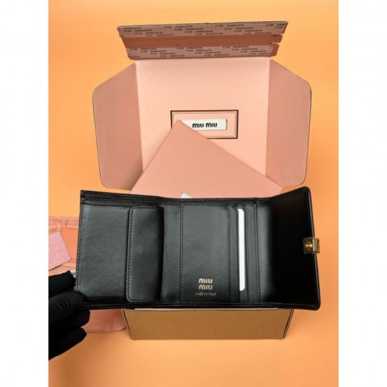 2025SS New Spring/Summer look added MIU MIU Miu Miu Tri-fold Wallet 2025SS New Spring/Summer look added MIU MIU Miu Miu Tri-fold Wallet