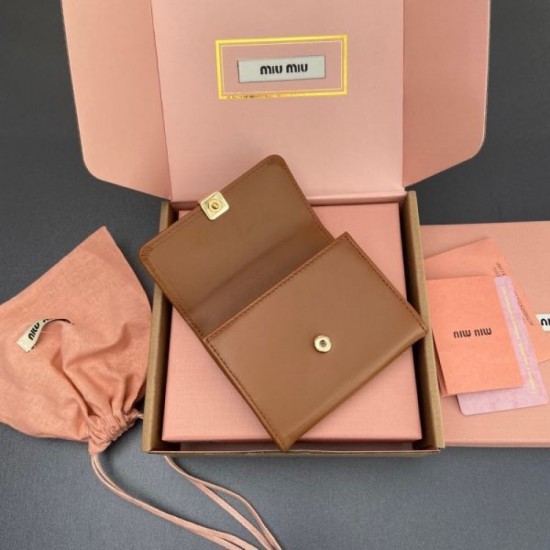 2025SS Simple MIU MIU Tri-fold wallet with excellent versatility 2025SS Simple MIU MIU Tri-fold wallet with excellent versatility