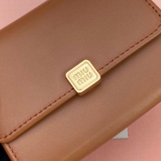 2025SS Simple MIU MIU Tri-fold wallet with excellent versatility 2025SS Simple MIU MIU Tri-fold wallet with excellent versatility