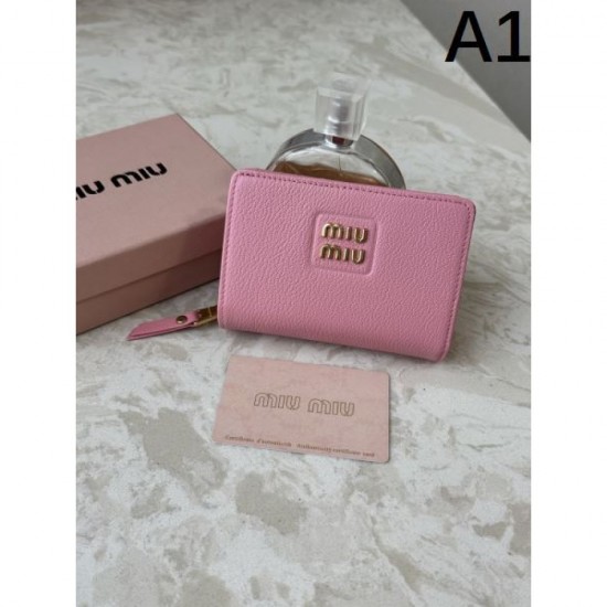 2025FW Bifold Wallet MIU MIU A new winter item that attracts attention