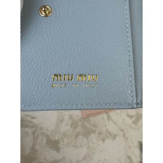 2025FW Bifold Wallet MIU MIU A new winter item that attracts attention