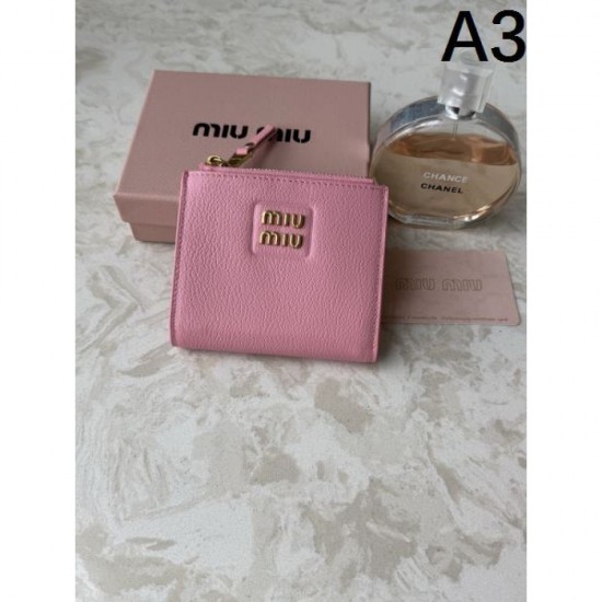 2025FW bifold wallet MIU MIU New winter item that is gaining attention