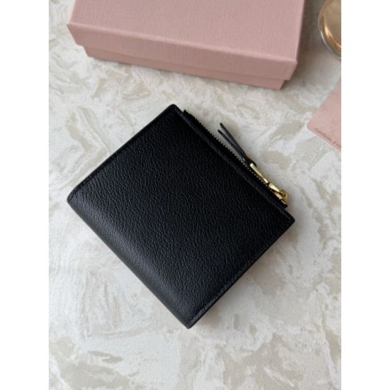 2025FW bifold wallet MIU MIU New winter item that is gaining attention
