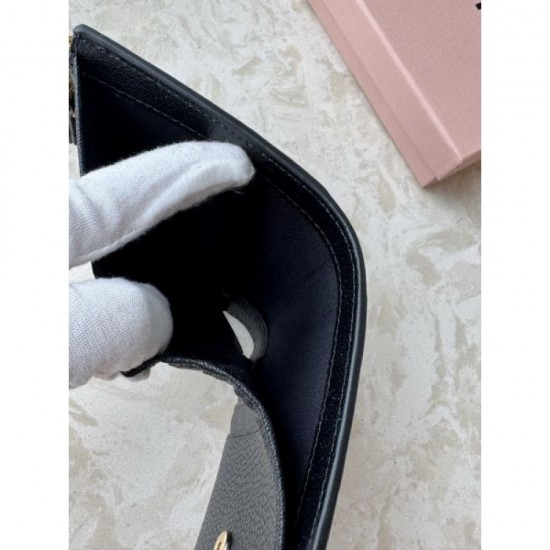 2025FW bifold wallet MIU MIU New winter item that is gaining attention