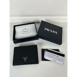 2025SS PRADA Bifold Wallet is a popular choice among fashionable people