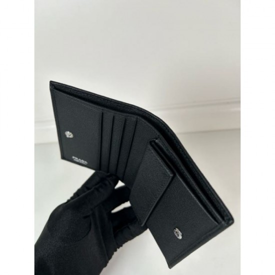 2025SS PRADA Bifold Wallet is a popular choice among fashionable people 2025SS PRADA Bifold Wallet is a popular choice among fashionable people