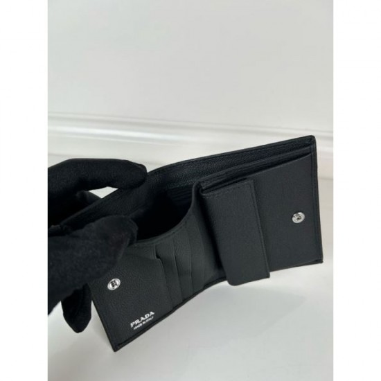 2025SS PRADA Bifold Wallet is a popular choice among fashionable people 2025SS PRADA Bifold Wallet is a popular choice among fashionable people
