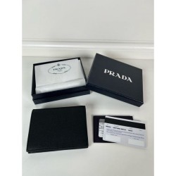 2025SS PRADA Bifold Wallet that makes it easy to wear