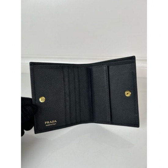 2025SS PRADA Bifold Wallet that makes it easy to wear 2025SS PRADA Bifold Wallet that makes it easy to wear