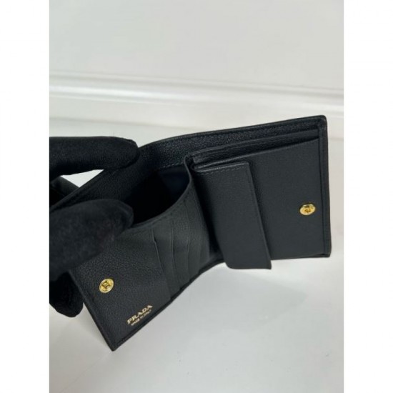 2025SS PRADA Bifold Wallet that makes it easy to wear 2025SS PRADA Bifold Wallet that makes it easy to wear