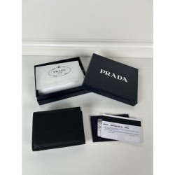 2025SS PRADA Tri-fold Wallet for a relaxed atmosphere