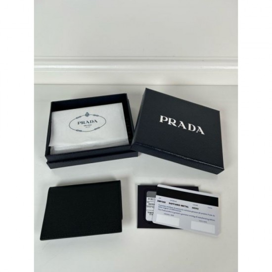 2025SS PRADA card case with a presence every season 2025SS PRADA card case with a presence every season