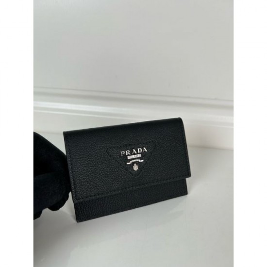 2025SS PRADA card case with a presence every season 2025SS PRADA card case with a presence every season