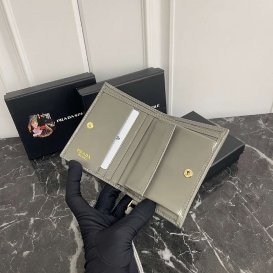 2025FW Bifold Wallet PRADA Eye-catching, must-see winter new product