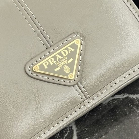 2025FW Bifold Wallet PRADA Eye-catching, must-see winter new product