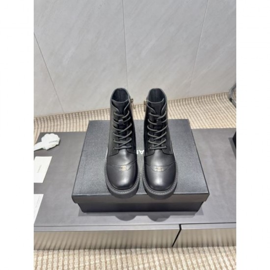 2025FW Seasonal style with a retro feel CHANEL CHANEL boots