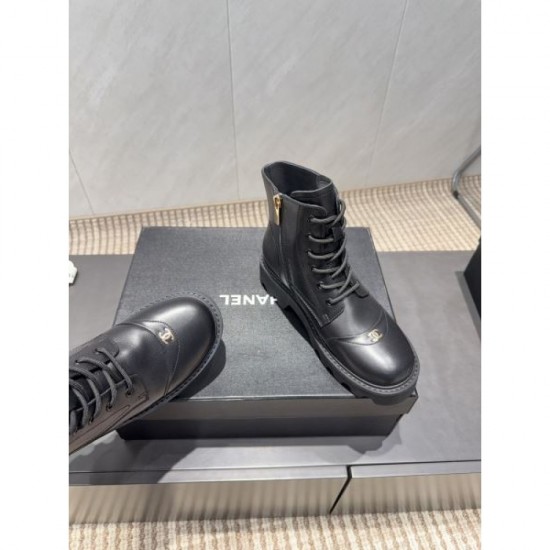 2025FW Seasonal style with a retro feel CHANEL CHANEL boots