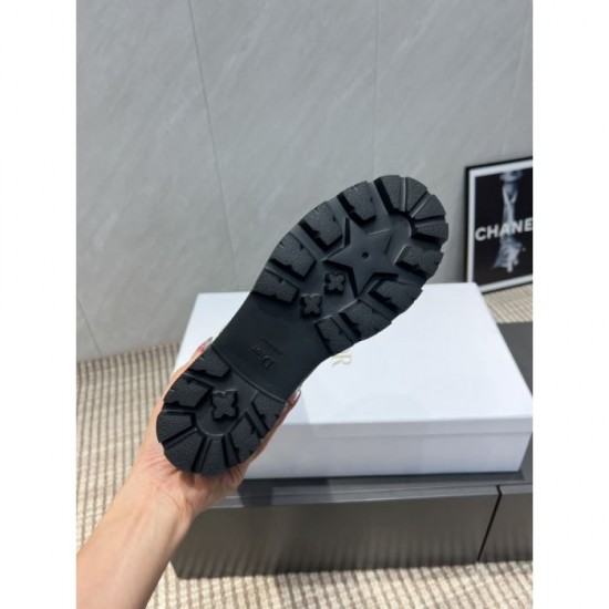 2025FW Women's Boots DIOR Dior An elegant replica that will enliven your winter mood
