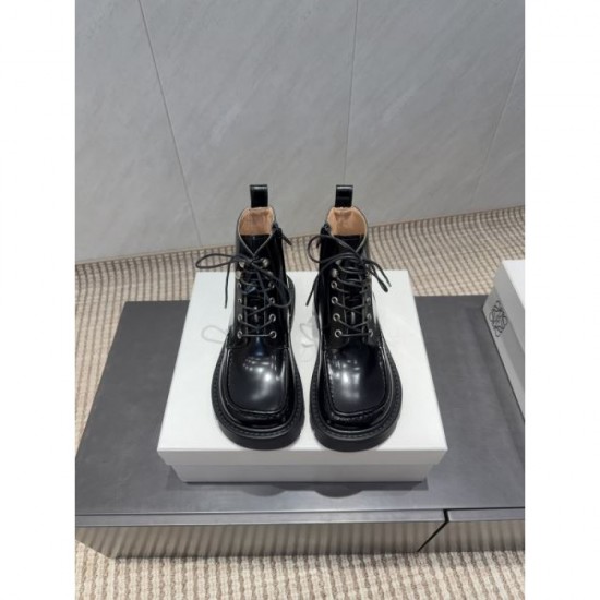 2025FW Absolutely cute and talked about LOEWE boots