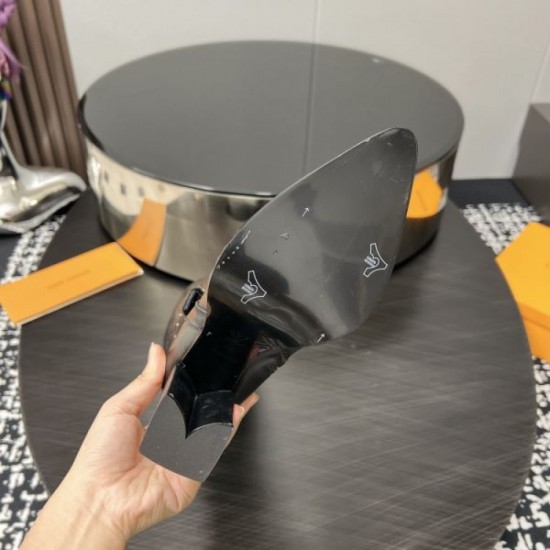 2025FW Women's Boots LOUIS VUITTON Popular new winter items that attract attention