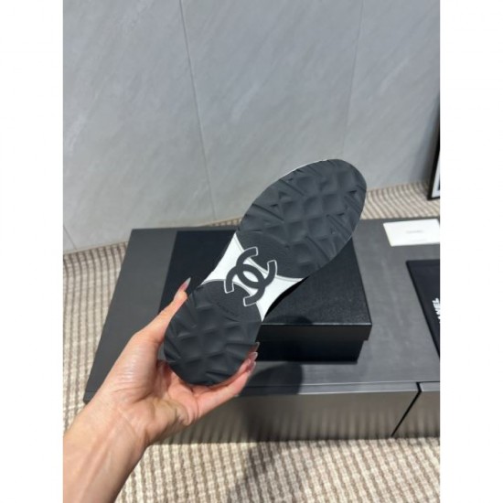 2025FW Women's Sneakers CHANEL Refined Replica Sneakers with High Fashion Sensitivity