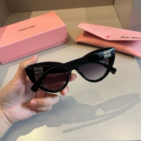 2025FW Sunglasses MIU MIU Versatile design that can be worn with many different outfits