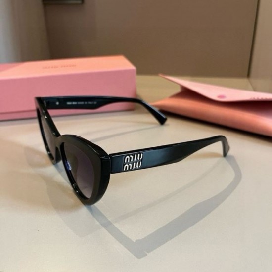 2025FW Sunglasses MIU MIU Versatile design that can be worn with many different outfits