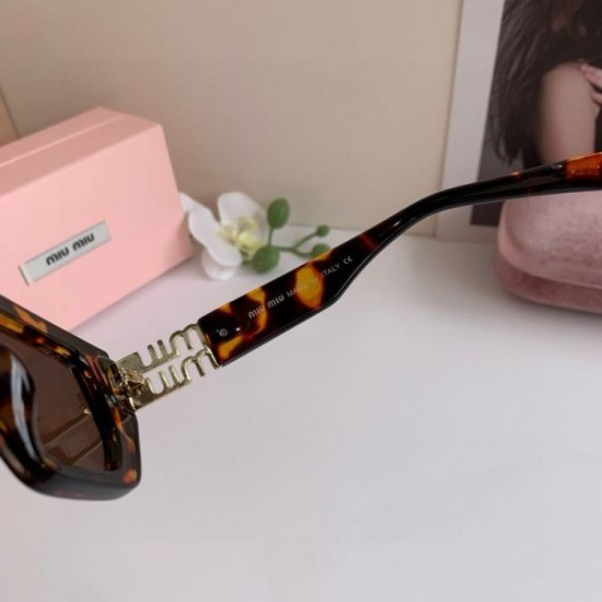 2025FW Sunglasses MIU MIU Design that gives a fresh and elegant impression