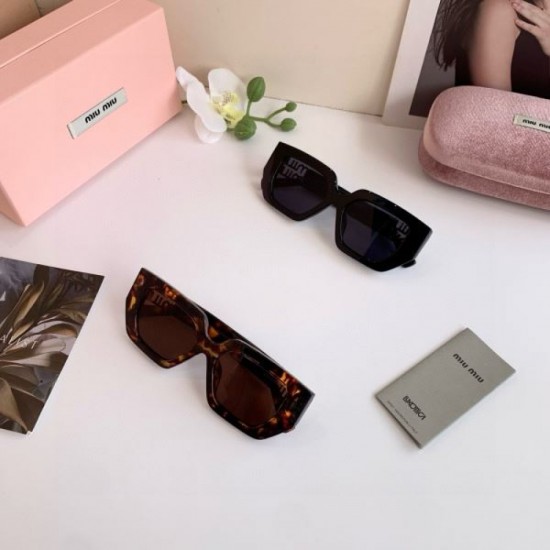 2025FW Sunglasses MIU MIU Design that gives a fresh and elegant impression
