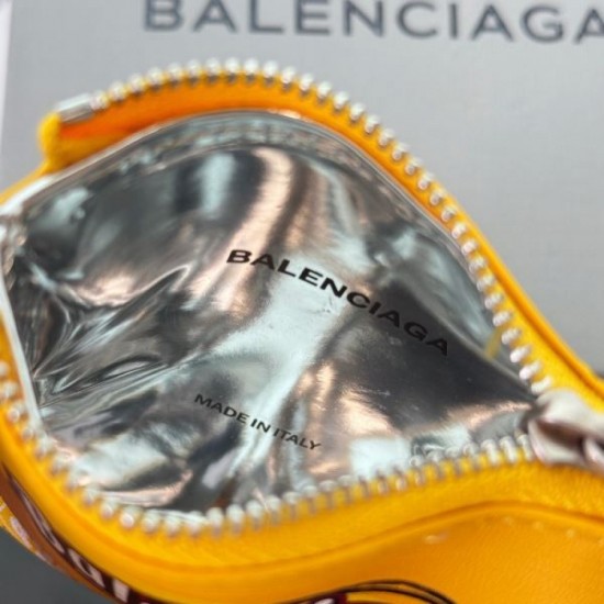 2025SS Keychain BALENCIAGA Balenciaga Trend style that can be used for fashionable summer 2025SS Keychain BALENCIAGA Balenciaga Trend style that can be used for fashionable summer