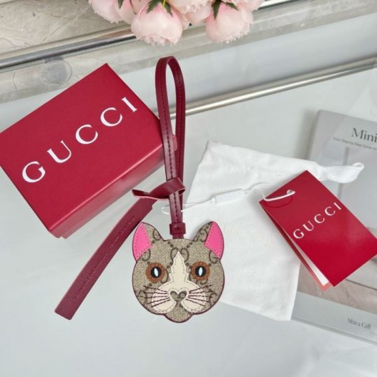 2025SS Keychain GUCCI A versatile keychain that can be used even during the change of seasons