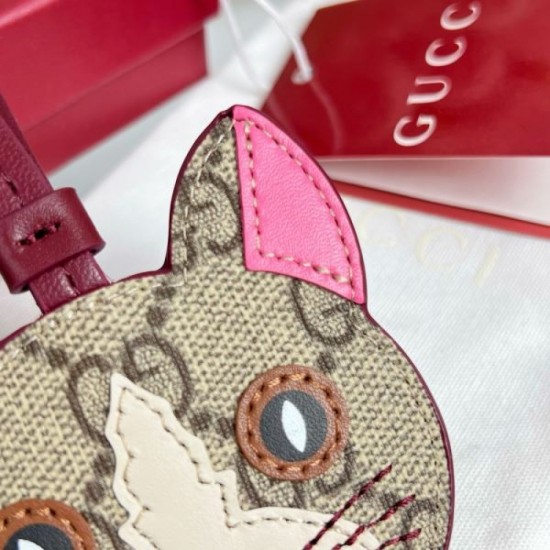2025SS Keychain GUCCI A versatile keychain that can be used even during the change of seasons