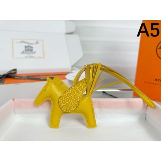 2025SS Keychain HERMES Hermes A sophisticated new design that will attract attention in the summer 2025SS Keychain HERMES Hermes A sophisticated new design that will attract attention in the summer
