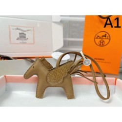 2025SS Keychain HERMES Hermes Overseas Pre-sale New Product with a luxurious feel