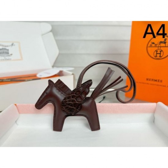 2025SS Keychain HERMES Hermes Overseas Pre-sale New Product with a luxurious feel 2025SS Keychain HERMES Hermes Overseas Pre-sale New Product with a luxurious feel