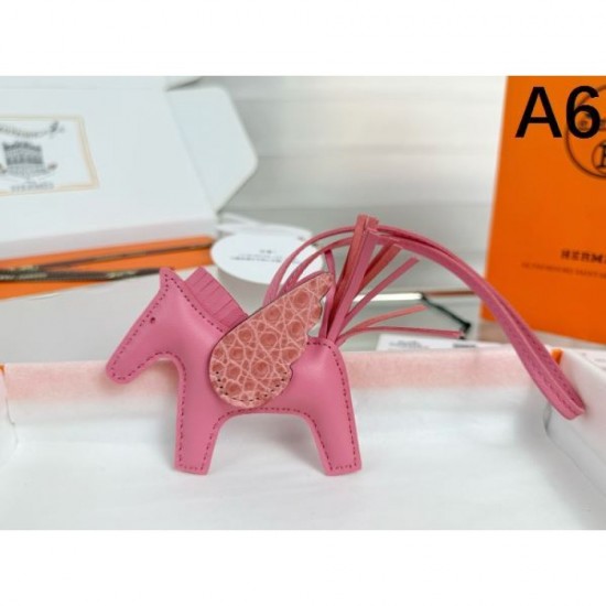 2025SS Keychain HERMES Hermes Overseas Pre-sale New Product with a luxurious feel 2025SS Keychain HERMES Hermes Overseas Pre-sale New Product with a luxurious feel