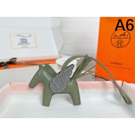 2025SS Keychain HERMES Hermes A new summer product full of trendy feeling that will make you fall in love with 2025SS Keychain HERMES Hermes A new summer product full of trendy feeling that will make you fall in love with