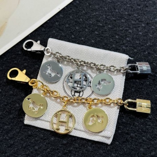 2025SS Keychain HERMES Hermes A popular item loved by celebrities and celebrities 2025SS Keychain HERMES Hermes A popular item loved by celebrities and celebrities