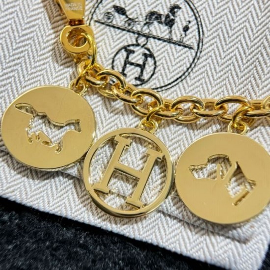 2025SS Keychain HERMES Hermes A popular item loved by celebrities and celebrities 2025SS Keychain HERMES Hermes A popular item loved by celebrities and celebrities
