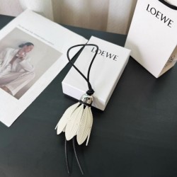 2025SS Keychain LOEWE A popular design that combines relaxed and luxurious feel