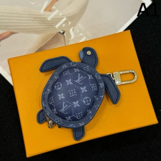 2025SS Keychain LOUIS VUITTON Louis Vuitton Excellent presence! A new product that makes a big impact