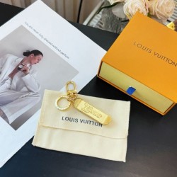 2025SS Keychain LOUIS VUITTON Louis Vuitton A masterpiece that gives an elegant casual look