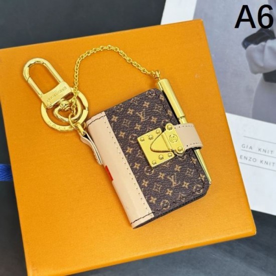 2025SS Keychain LOUIS VUITTON Louis Vuitton The latest style that will give you a modern look