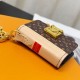 2025SS Keychain LOUIS VUITTON Louis Vuitton The latest style that will give you a modern look
