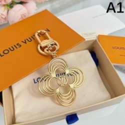 2025SS Keychain LOUIS VUITTON Louis Vuitton New product with the No.1 approval rating for fashion people
