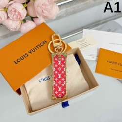 2025SS Keychain LOUIS VUITTON Louis Vuitton A one-point item that will enhance your fashion sense