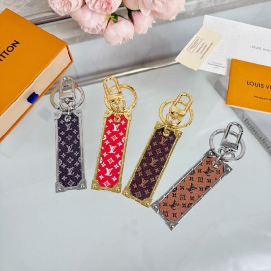 2025SS Keychain LOUIS VUITTON Louis Vuitton A one-point item that will enhance your fashion sense