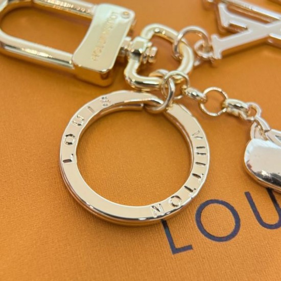 2025SS Keychain LOUIS VUITTON Louis Vuitton Eye-catching trendy design that stands out in the summer